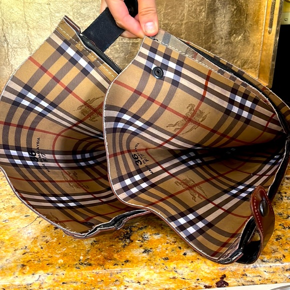 Burberry Rubber Riding Boots!  Beautiful brown boots with Nova Print inside. - Picture 6 of 9